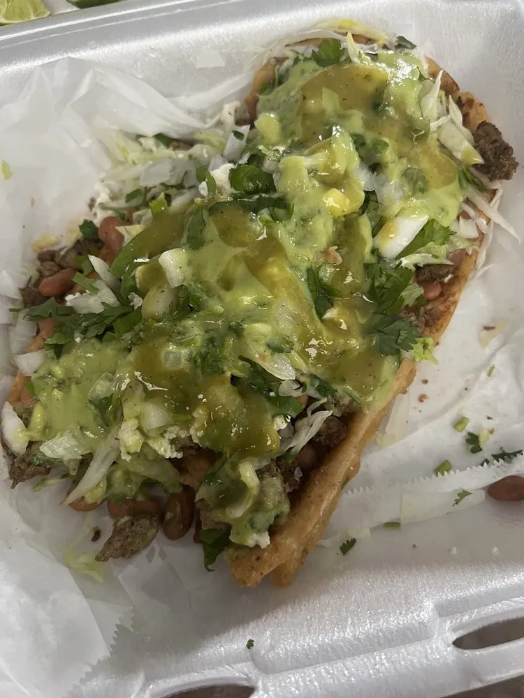Huarache with green salsa